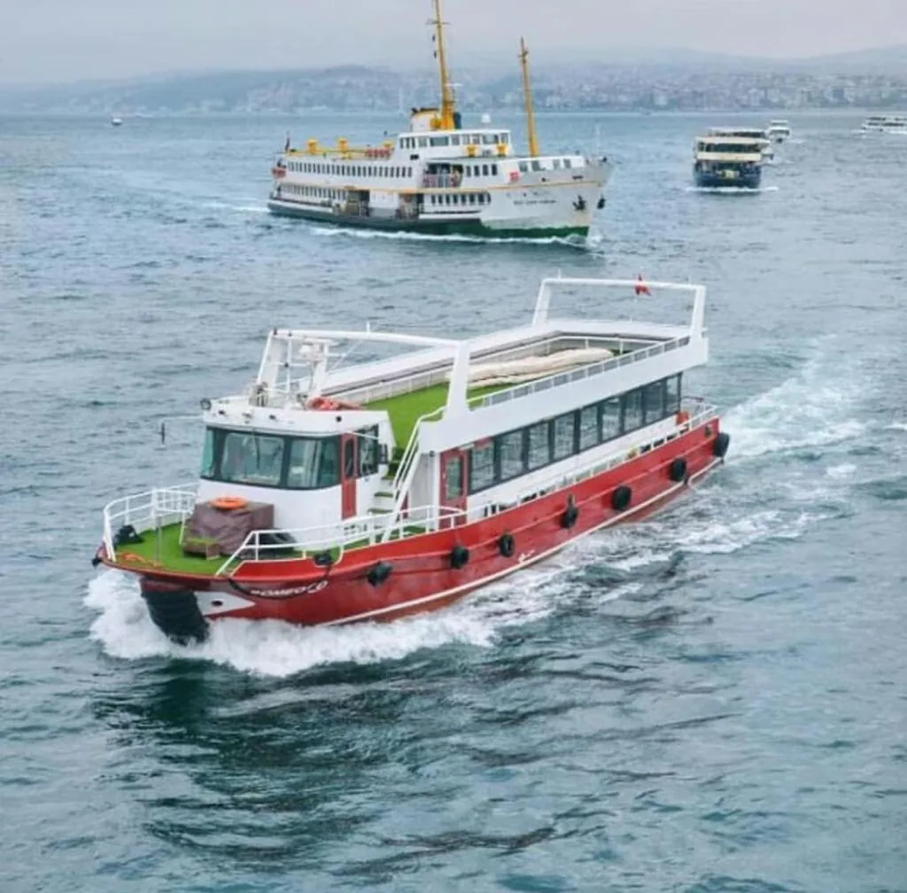 Active Turizm organizasyon teknesinin denizden dış görünümü